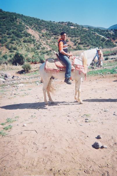 ya ma ajmala hadi a sorato faw9a hada alhisano 2004